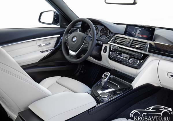 Внутреннее пространство BMW 320i 
