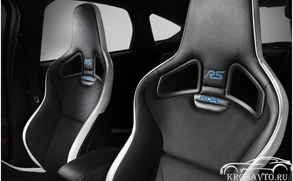 Передние кресла Ford Focus RS