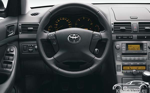 Toyota Avensis салон